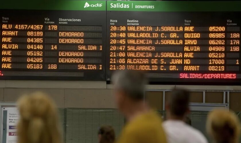 Renfe da un vuelco a su cúpula ejecutiva: ficha en Avanza nuevo responsable para competir con Iryo y Ouigo y busca nuevo jefe para resolver la crisis de Cercanías