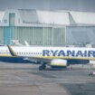 Ryanair pide a los afectados de un vuelo Vigo-Barcelona atrasado 12 horas que busquen por su cuenta transporte y alojamiento