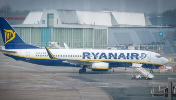 Ryanair pide a los afectados de un vuelo Vigo-Barcelona atrasado 12 horas que busquen por su cuenta transporte y alojamiento