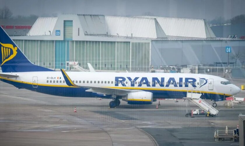 Ryanair pide a los afectados de un vuelo Vigo-Barcelona atrasado 12 horas que busquen por su cuenta transporte y alojamiento