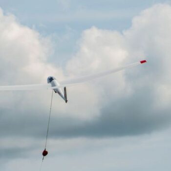 Die Fliegerschule auf der Wasserkuppe ist die älteste Segelflugschule der Welt und feiert in diesem Jahr ihren 100. Geburtstag.