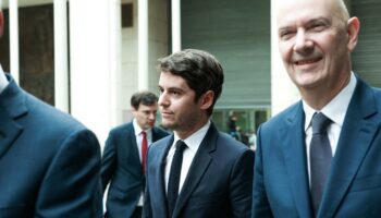 Soutien clair ou sous conditions&nbsp;? Les macronistes peinent à trouver le bon ton face à Michel Barnier