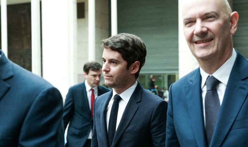 Soutien clair ou sous conditions&nbsp;? Les macronistes peinent à trouver le bon ton face à Michel Barnier