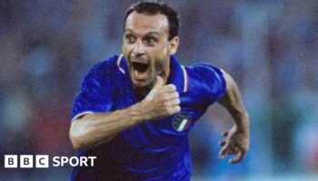 Toto Schillaci's famous Italia '90 goal celebration