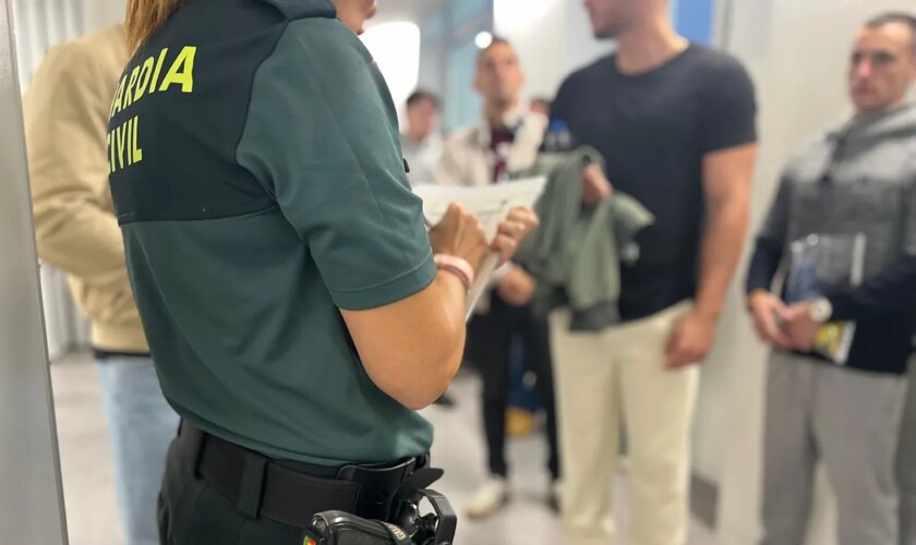 Suspendidas las pruebas de oposición a la Guardia Civil de mañana por un error en las cajas que contenían los exámenes