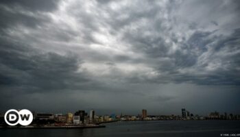 Tropical Storm Helene grows into hurricane, nears Florida