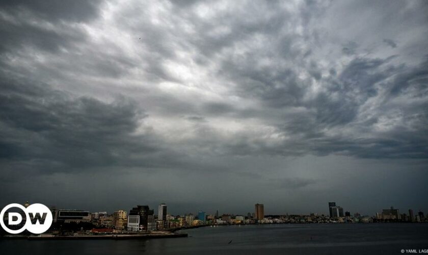 Tropical Storm Helene grows into hurricane, nears Florida