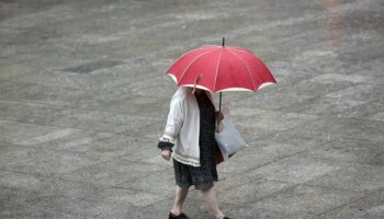 Una DANA llega al noroeste peninsular en un día con avisos por olas en Cataluña y Baleares