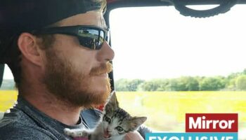 Veteran rescues animals from rubble in Gaza as he reunites pets with owners