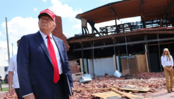 Après l’ouragan Hélène, Trump, Biden et Harris se pressent au chevet des sinistrés pour une raison précise