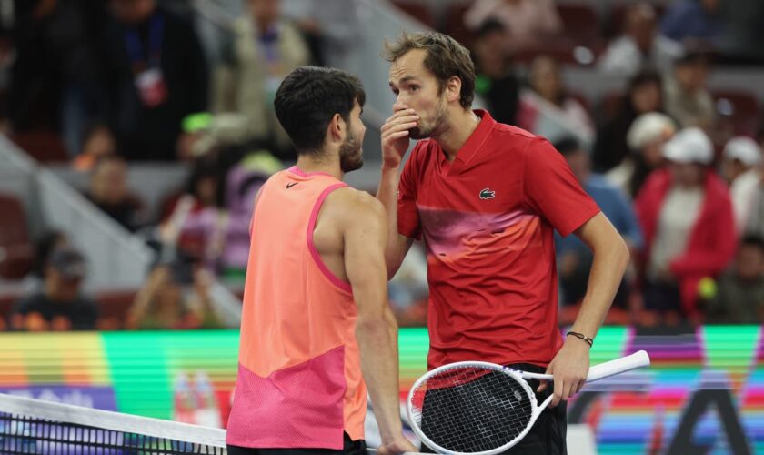 Daniil Medvedev reveals joke that made Carlos Alcaraz laugh after China Open defeat