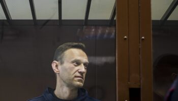 Mort d’Alexeï Navalny, des éléments évoquent un possible empoisonnement