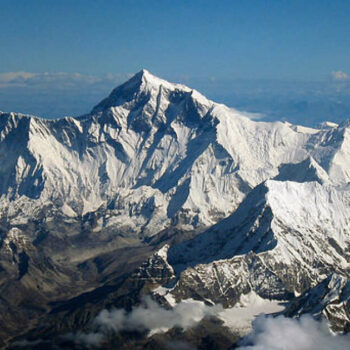 L’Everest continue de grandir grâce à une rivière