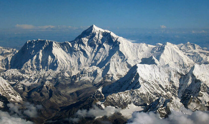 L’Everest continue de grandir grâce à une rivière