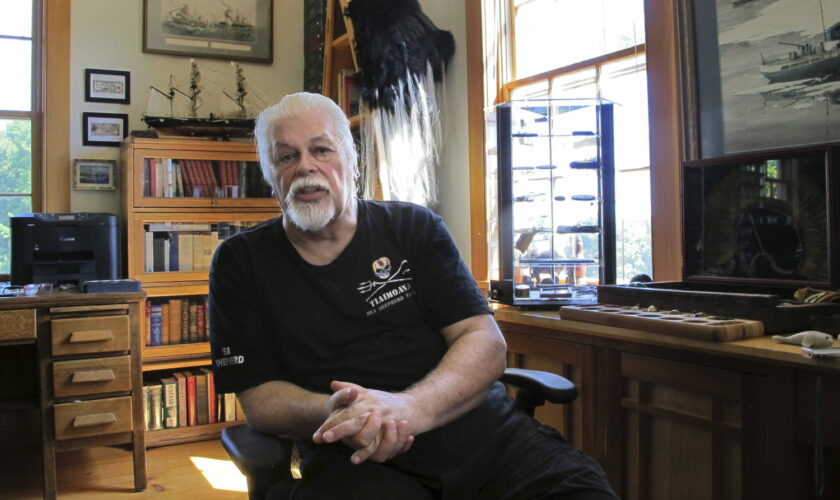 Paul Watson : téléphone, isolement... Ses conditions de détention de plus en plus dures