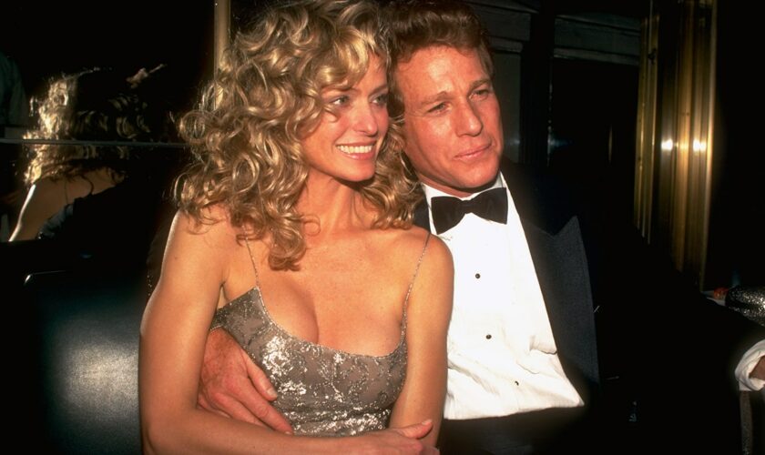 'Charlie's Angels' star Farrah Fawcett died in Ryan O'Neal's arms, pal says: 'Love of her life'