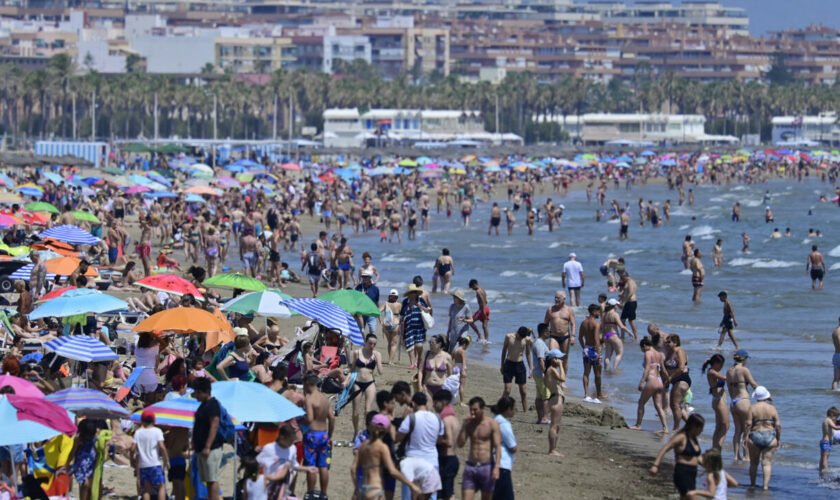 Un été touristique record en Espagne, sur fond de grogne contre la surfréquentation