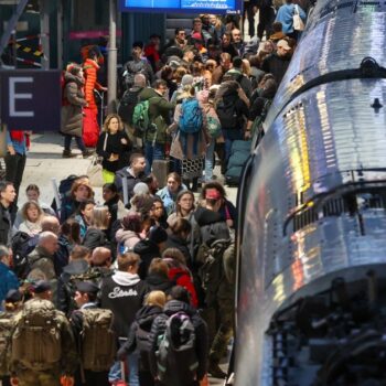 Bahnsteig gesperrt: Verdacht auf tödliches Marburg-Virus in Hamburg