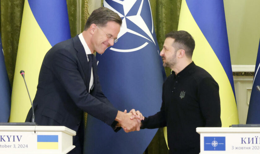 À Kiev, le nouveau dirigeant de l'Otan assure son soutien pour aider l'Ukraine à "l'emporter"