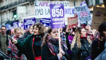 Violences faites aux femmes : le gouvernement promet « un plan de bataille » en novembre