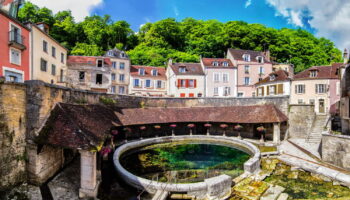 "Personne ne sait d'où vient l'eau", cette immense fosse naturelle intrigue depuis des siècles