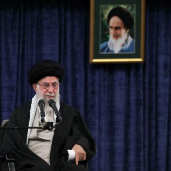 En Iran, une rare prise de parole de l’ayatollah Khamenei attendue après l’attaque contre Israël