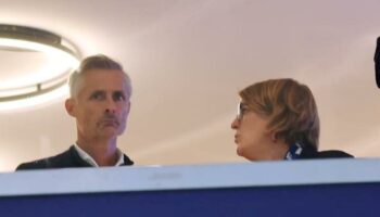 Der neue Schalke-Trainer sitzt offenbar schon in der Loge