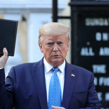 Polémique autour de la “Bible Trump” dans l’Oklahoma