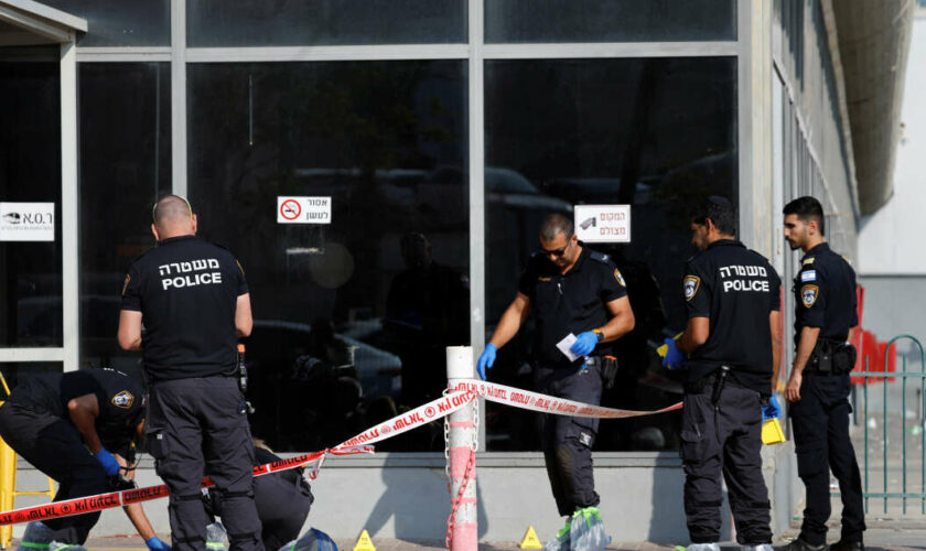 Une attaque attribuée à un Bédouin israélien fait un mort et dix blessés à Beer-Sheva