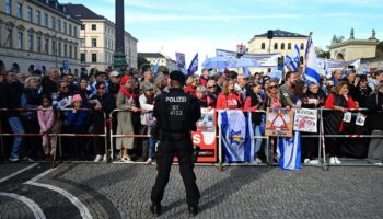 Kundgebungen zum 7. Oktober: Tausende demonstrieren in München gegen Antisemitismus