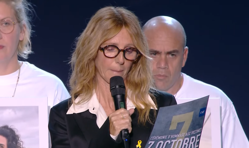 À l’hommage aux victimes du 7-Octobre, Sandrine Kiberlain très émue en lisant un témoignage bouleversant