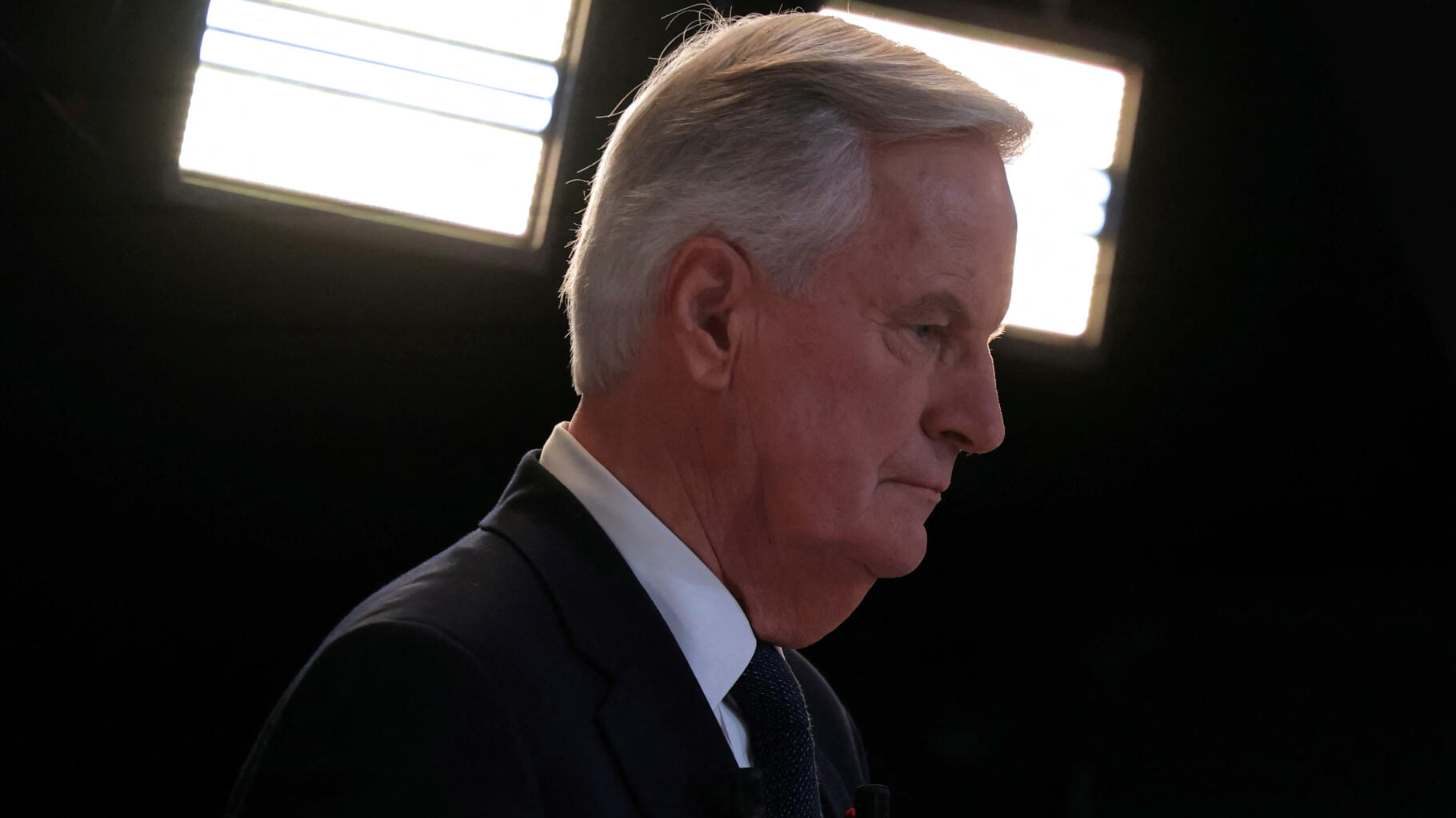 Comment la motion de censure visant Michel Barnier rassemble toutes les contradictions du moment