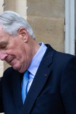 Hausse des impôts : Barnier augmente une taxe de 40%, tous les Français vont devoir la payer