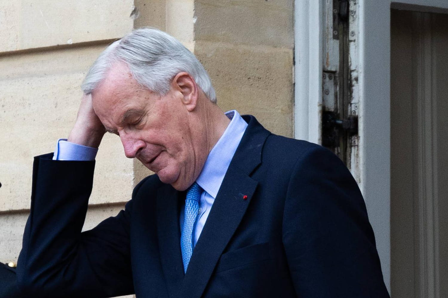 Hausse des impôts : Barnier augmente une taxe de 40%, tous les Français vont devoir la payer