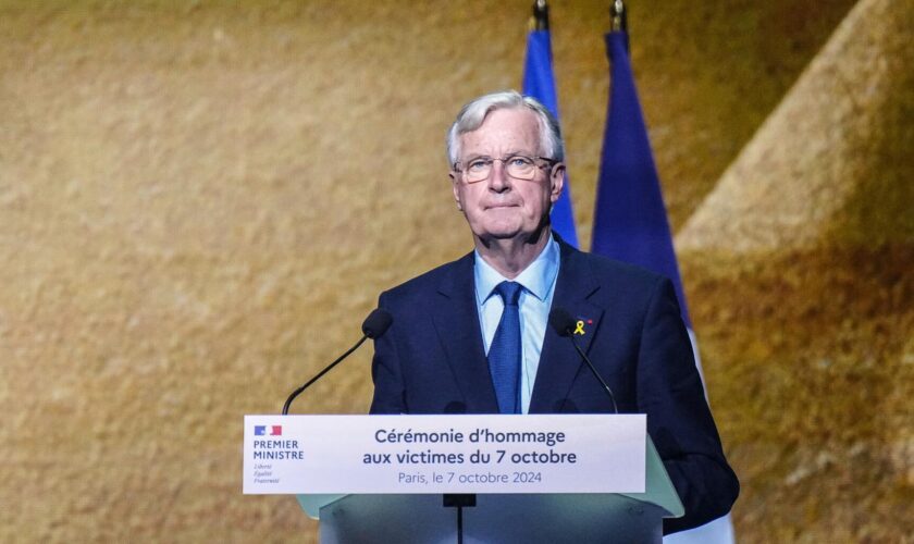 Cérémonie d’hommage du 7-Octobre : Emmanuel Macron hué lors du discours de Michel Barnier