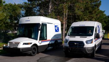 Mail carriers reach tentative contract with USPS that includes pay raises and airconditioned trucks