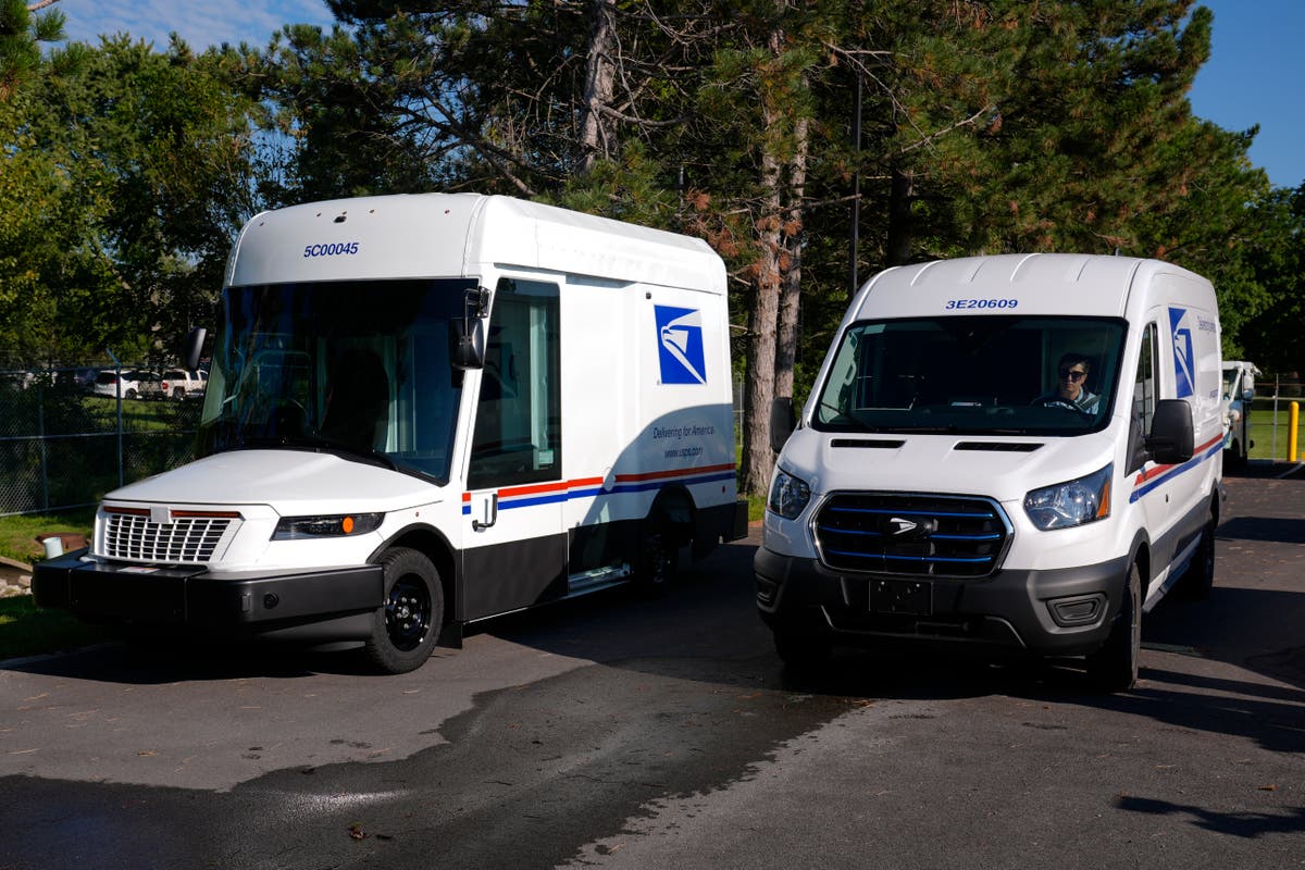 Mail carriers reach tentative contract with USPS that includes pay raises and airconditioned trucks