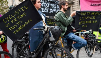 Cycliste tué à Paris : plusieurs centaines de personnes, dont la mère de la victime, ont manifesté dans l’émotion à Paris, Nantes ou Nice