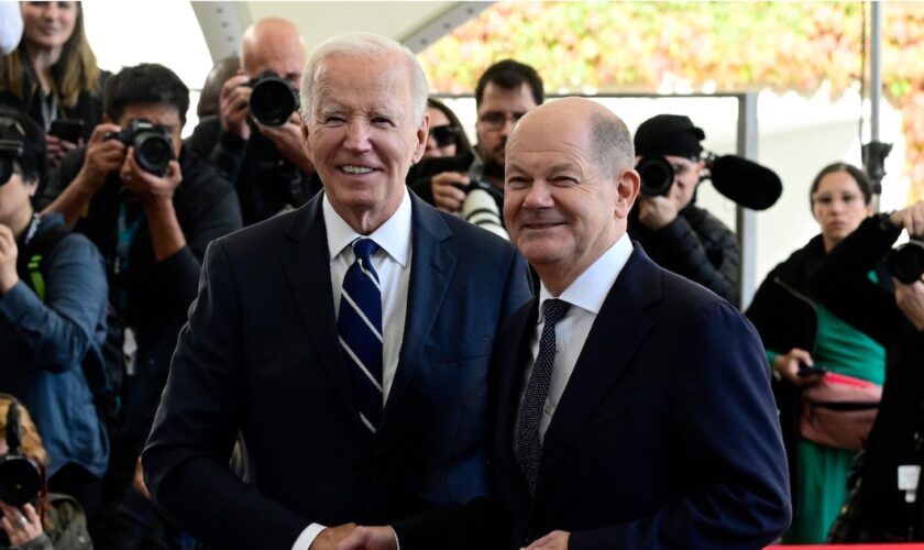 Le président américain Joe Biden et le chancelier allemand Olaf Scholz à la Chancellerie, à Berlin, le 18 octobre 2024