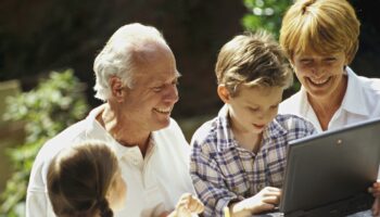 grands-parents petits-enfants illustration