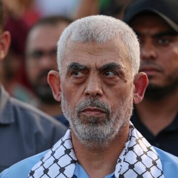 Le chef de la branche politique du Hamas dans la bande de Gaza, Yahya Sinouar, le 1er octobre 2022 pendant une manifestation dans la ville de Gaza