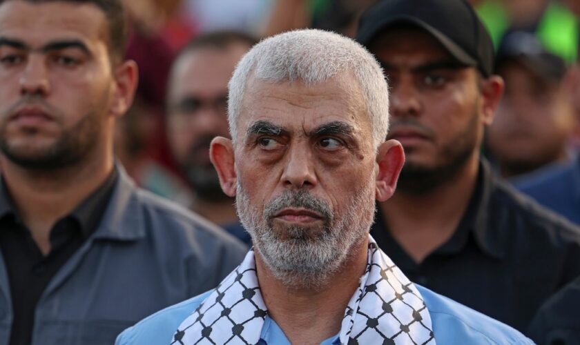 Le chef de la branche politique du Hamas dans la bande de Gaza, Yahya Sinouar, le 1er octobre 2022 pendant une manifestation dans la ville de Gaza