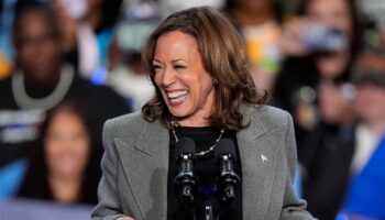 Harris invokes Jimmy Carter in bid to get supporters to vote early