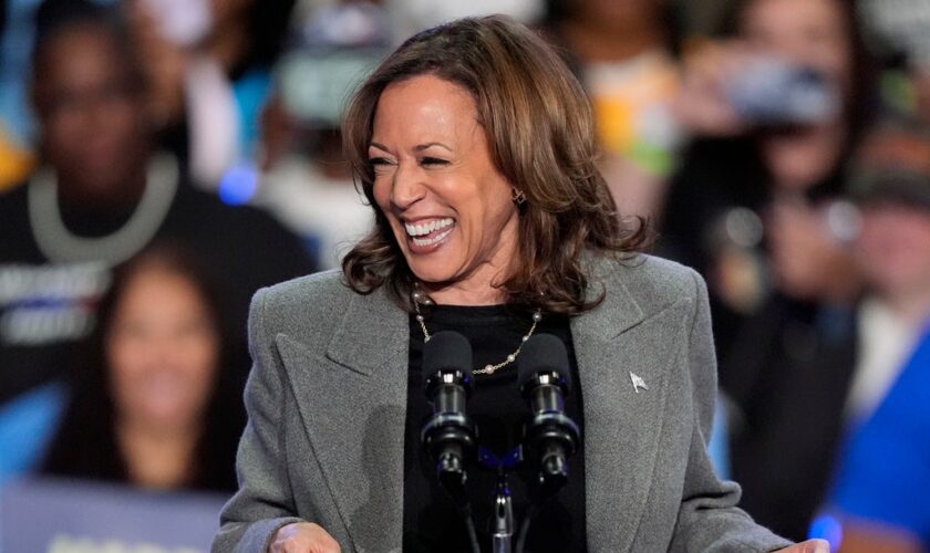 Harris invokes Jimmy Carter in bid to get supporters to vote early