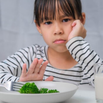 Enfant difficile avec la nourriture ? La science révèle enfin pourquoi et donne un message aux parents