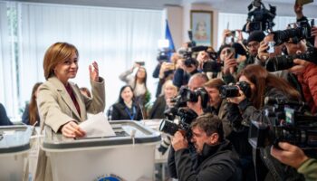 Moldova commits to joining EU in marginal vote