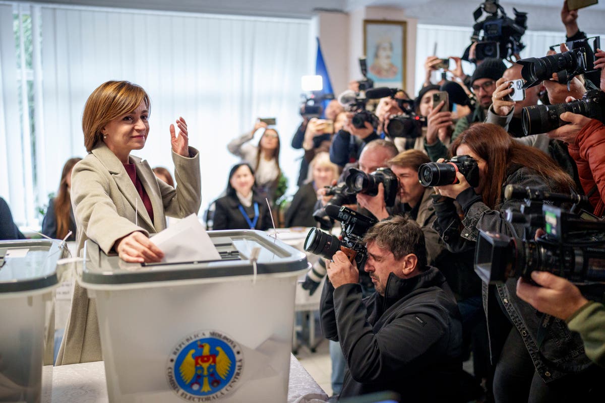 Moldova commits to joining EU in marginal vote