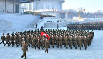 Le régime nord-coréen a organisé un vaste rassemblement public mardi, diffusé en direct à la télévision, pour commémorer la mort de l'ancien dirigeant, occasion d'afficher la loyauté envers son fils et successeur Kim Jong-Un, après une purge au sommet