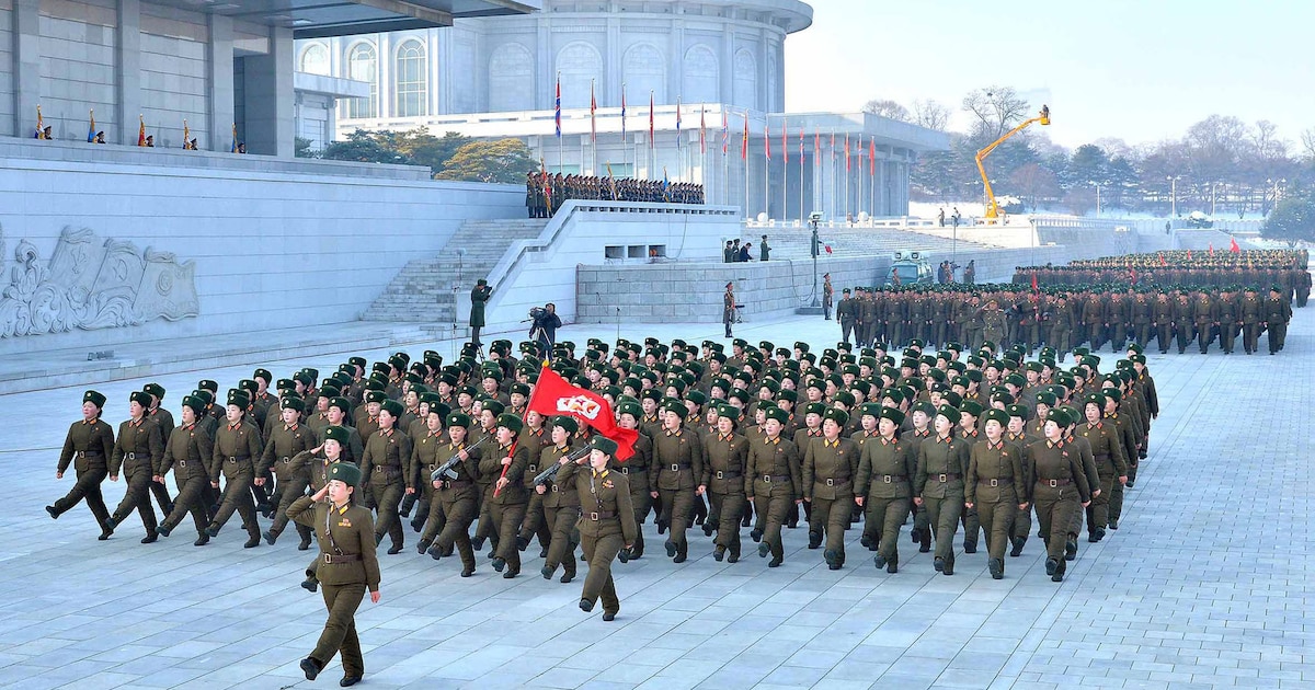 Le régime nord-coréen a organisé un vaste rassemblement public mardi, diffusé en direct à la télévision, pour commémorer la mort de l'ancien dirigeant, occasion d'afficher la loyauté envers son fils et successeur Kim Jong-Un, après une purge au sommet