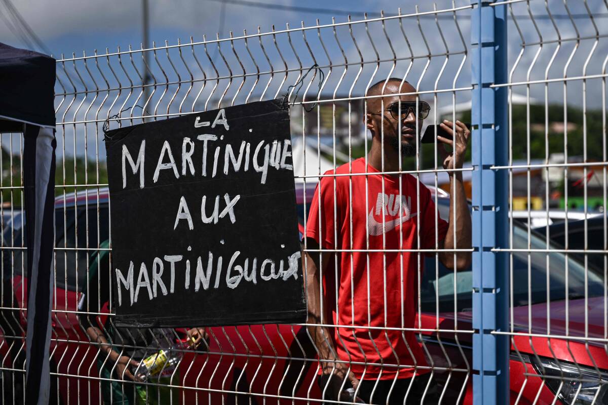 En Martinique, après des rassemblements contre la vie chère samedi, appel à des blocages lundi